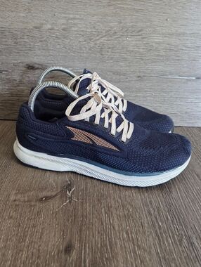 Altra Womens Escalante 3 Running Shoes in Navy Coral Size 8.5